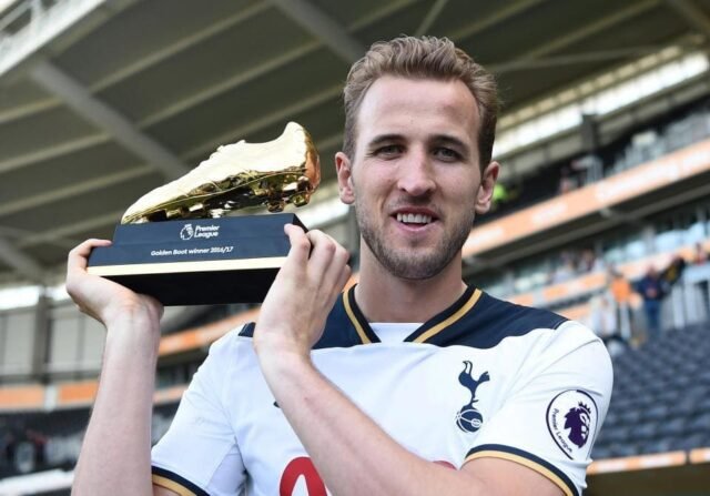 Kane to be honored by the Queen Kane to be honored by the Queen