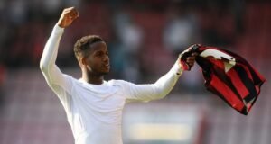 Scott Parker expects him to stay at Fulham amid Tottenham pursuit Ryan Sessegnon e1556012